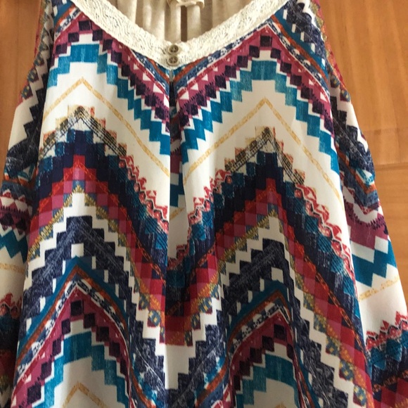 NWOT Women’s top - Picture 3 of 3